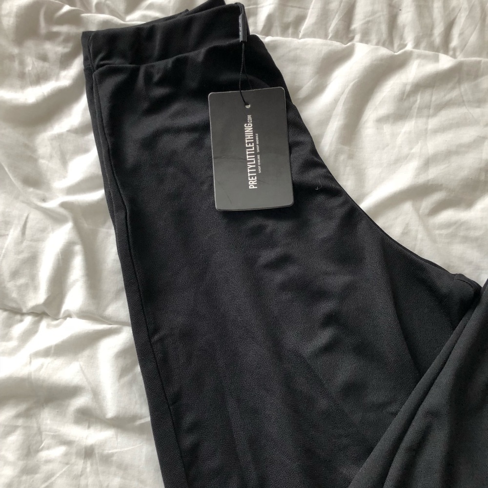 New prettylittlething black stretchy pants